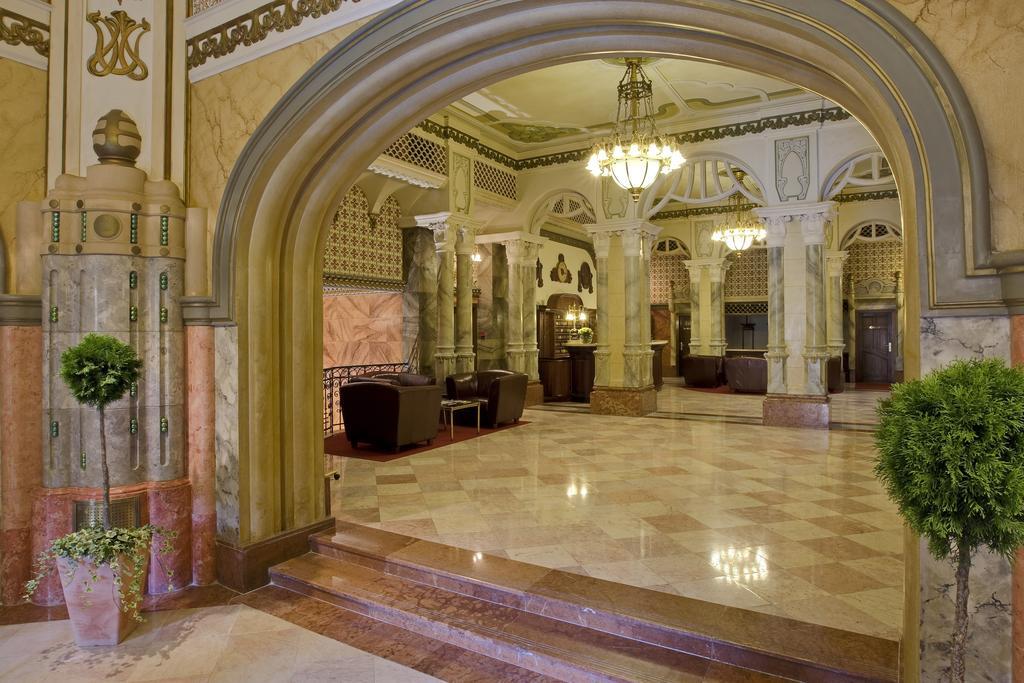 Palatinus Grand Hotel Pécs Exterior photo