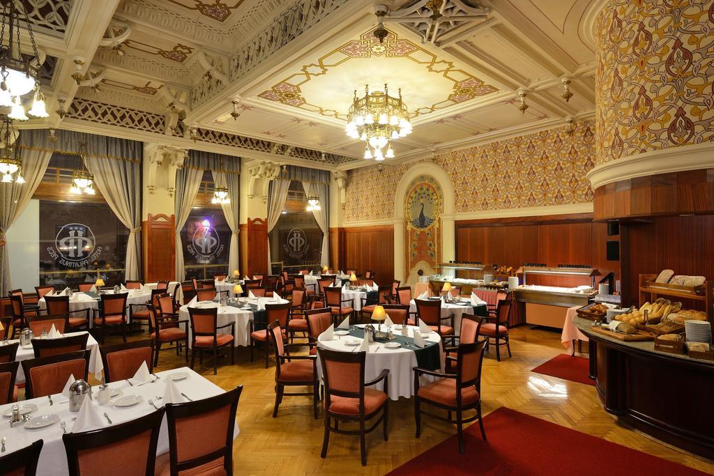 Palatinus Grand Hotel Pécs Exterior photo